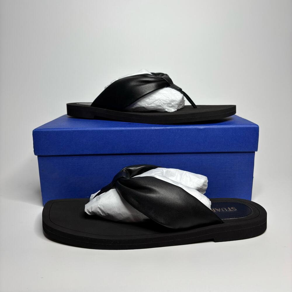 Stuart Weitzman Cassie Leather Thong Sandal in Black